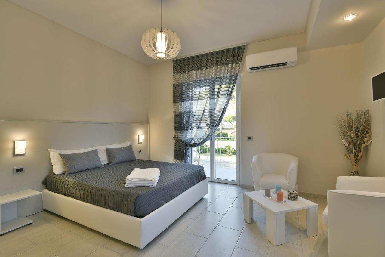 Tolomeo Rooms Laura Екстер'єр фото